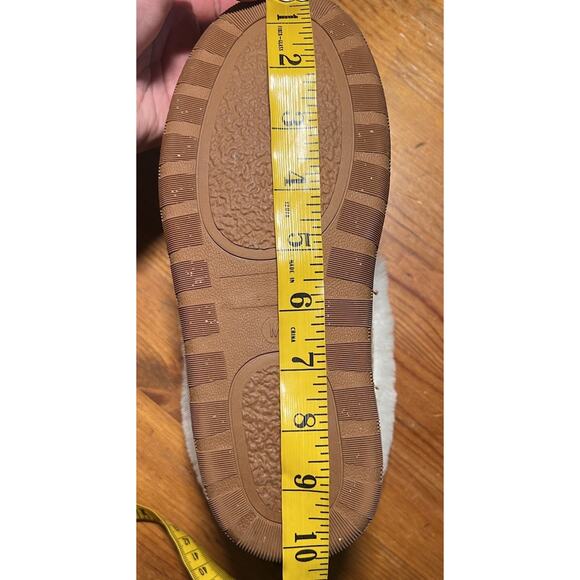 Hammacher Schlemmer Suede Sheepskin Indoor Outdoor Slippers Medium (6.5-7) - Picture 12 of 13